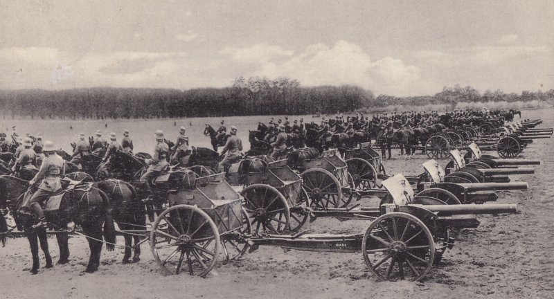 10,5cm lFH 1916 with the Limber and horse team