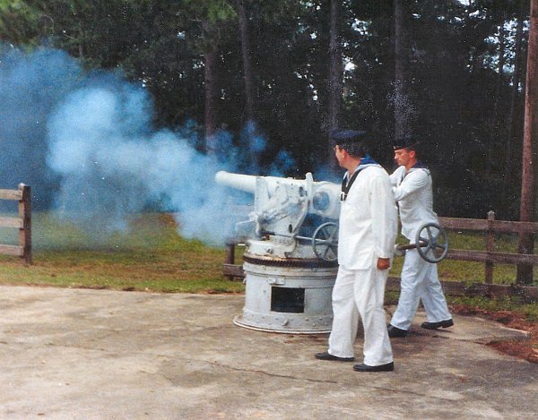 Leon and Ralph Lovett firing the 8,8cm. Schnellfeuer Kanone L/30